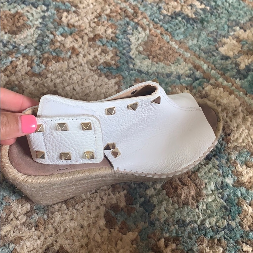 White wedges
